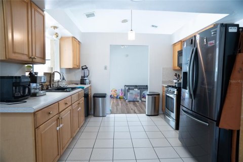 Villa ou maison à vendre à Casselberry, Floride: 4 chambres, 185.62 m2 № 2287374 - photo 4