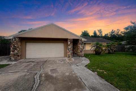 Villa ou maison à Casselberry, Floride 4 chambres, 185.62 m2 № 2287374