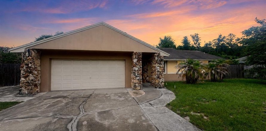 Villa ou maison à Casselberry, Floride 4 chambres, 185.62 m2 № 2287374