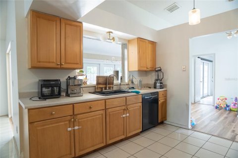 Villa ou maison à vendre à Casselberry, Floride: 4 chambres, 185.62 m2 № 2287374 - photo 11
