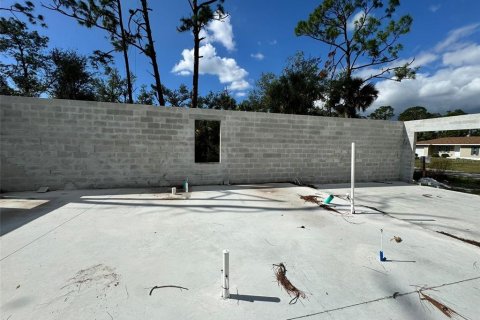 House in Port Charlotte, Florida 3 bedrooms, 156.17 sq.m. № 1800626 - photo 7