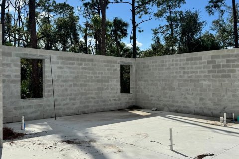 House in Port Charlotte, Florida 3 bedrooms, 156.17 sq.m. № 1800626 - photo 12