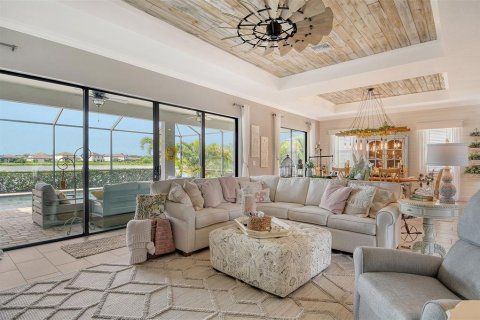 House in Bradenton, Florida 3 bedrooms, 258.18 sq.m. № 1799874 - photo 12