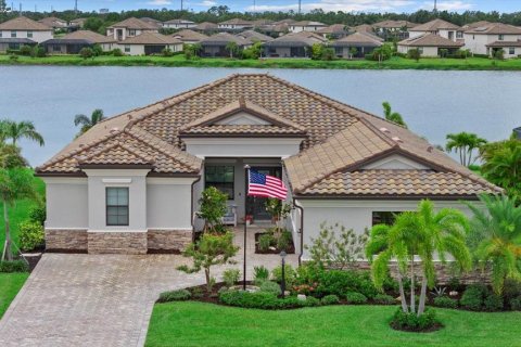 House in Bradenton, Florida 3 bedrooms, 258.18 sq.m. № 1799874 - photo 1