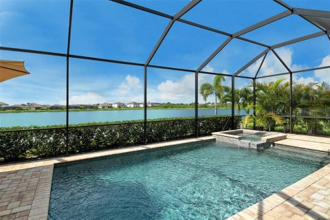 House in Bradenton, Florida 3 bedrooms, 258.18 sq.m. № 1799874 - photo 3