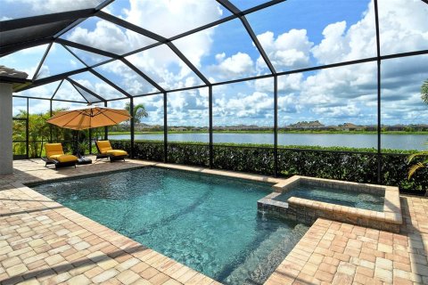 House in Bradenton, Florida 3 bedrooms, 258.18 sq.m. № 1799874 - photo 2