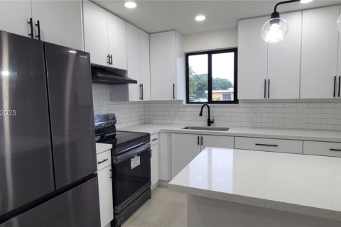 Снять в аренду виллу или дом в Опа-Локка, Флорида 2 спальни, 137.96м2, № 1989789 - фото 20