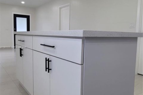 Снять в аренду виллу или дом в Опа-Локка, Флорида 2 спальни, 137.96м2, № 1989789 - фото 25