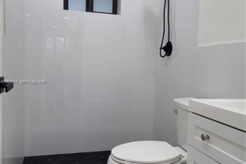 Снять в аренду виллу или дом в Опа-Локка, Флорида 2 спальни, 137.96м2, № 1989789 - фото 11