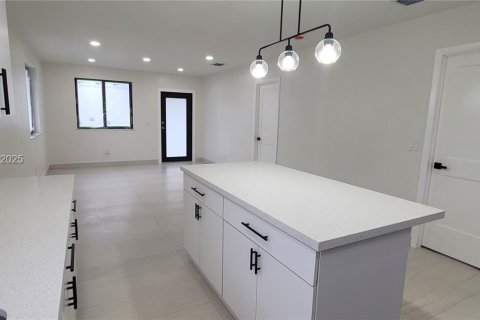 Снять в аренду виллу или дом в Опа-Локка, Флорида 2 спальни, 137.96м2, № 1989789 - фото 22