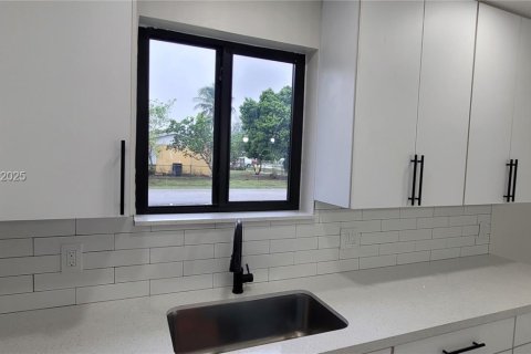 Снять в аренду виллу или дом в Опа-Локка, Флорида 2 спальни, 137.96м2, № 1989789 - фото 23