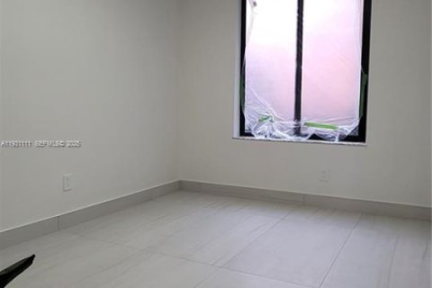 Снять в аренду виллу или дом в Опа-Локка, Флорида 2 спальни, 137.96м2, № 1989789 - фото 15