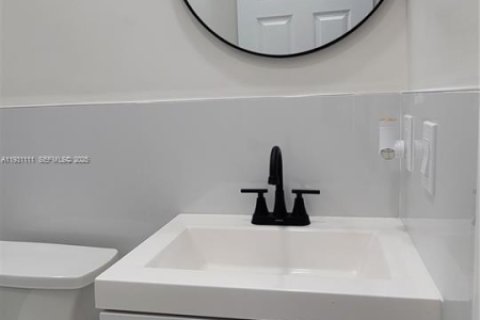 Снять в аренду виллу или дом в Опа-Локка, Флорида 2 спальни, 137.96м2, № 1989789 - фото 13