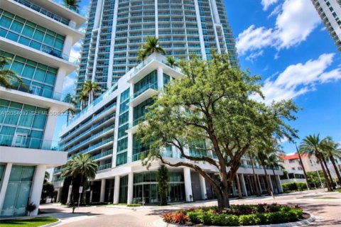 Condominio en venta en Miami, Florida, 1 dormitorio, 78.6 m2 № 2375948 - foto 3