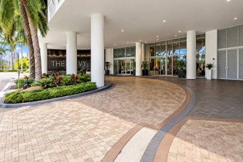 Condominio en venta en Miami, Florida, 1 dormitorio, 78.6 m2 № 2375948 - foto 2
