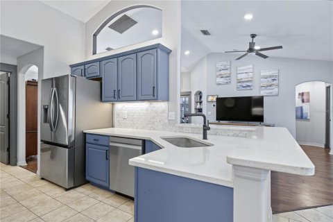 House in Leesburg, Florida 3 bedrooms, 183.85 sq.m. № 2403582 - photo 13