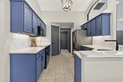 House in Leesburg, Florida 3 bedrooms, 183.85 sq.m. № 2403582 - photo 8
