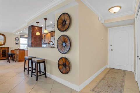 Condo in Pompano Beach, Florida, 2 bedrooms № 2245745