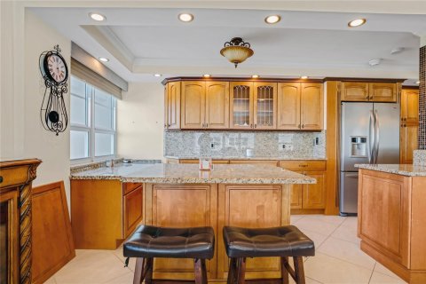 Condo in Pompano Beach, Florida, 2 bedrooms № 2245745 - photo 17