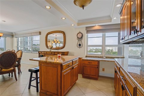 Condo in Pompano Beach, Florida, 2 bedrooms № 2245745 - photo 15