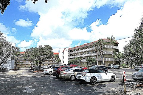 Купить кондоминиум в Лодерхилл, Флорида 2 спальни, 99.41м2, № 2045604 - фото 8