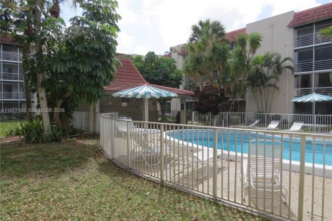 Купить кондоминиум в Лодерхилл, Флорида 2 спальни, 99.41м2, № 2045604 - фото 12