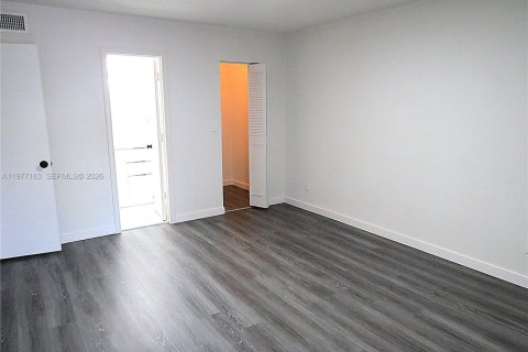 Купить кондоминиум в Лодерхилл, Флорида 2 спальни, 99.41м2, № 2045604 - фото 6