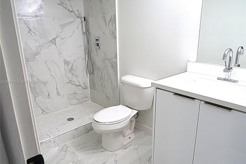 Купить кондоминиум в Лодерхилл, Флорида 2 спальни, 99.41м2, № 2045604 - фото 4