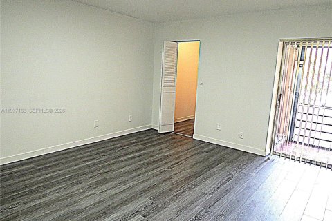 Купить кондоминиум в Лодерхилл, Флорида 2 спальни, 99.41м2, № 2045604 - фото 7