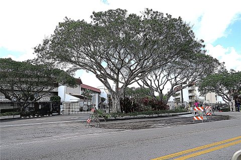 Купить кондоминиум в Лодерхилл, Флорида 2 спальни, 99.41м2, № 2045604 - фото 9