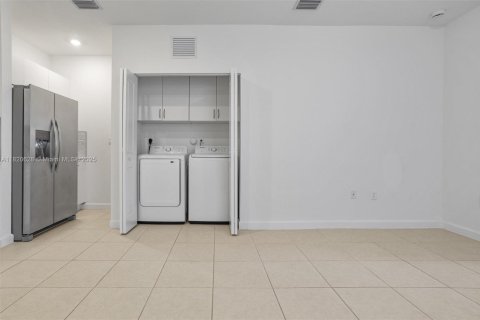 Villa ou maison à vendre à Miami, Floride: 5 chambres, 311.13 m2 № 1981080 - photo 27