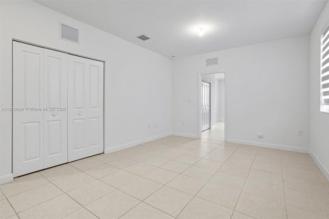 Villa ou maison à vendre à Miami, Floride: 5 chambres, 311.13 m2 № 1981080 - photo 25