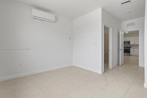 Villa ou maison à vendre à Miami, Floride: 5 chambres, 311.13 m2 № 1981080 - photo 28