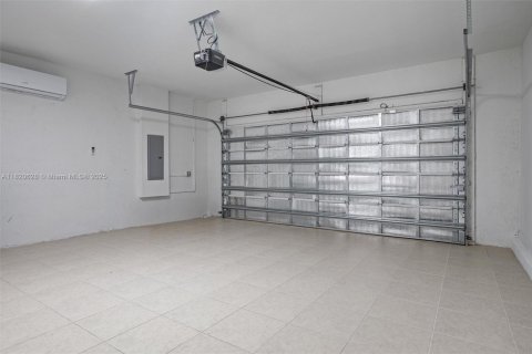 Villa ou maison à vendre à Miami, Floride: 5 chambres, 311.13 m2 № 1981080 - photo 30