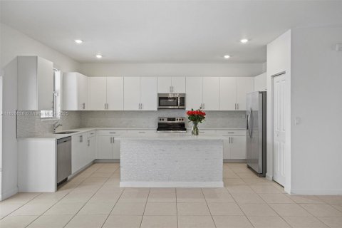 Villa ou maison à vendre à Miami, Floride: 5 chambres, 311.13 m2 № 1981080 - photo 8