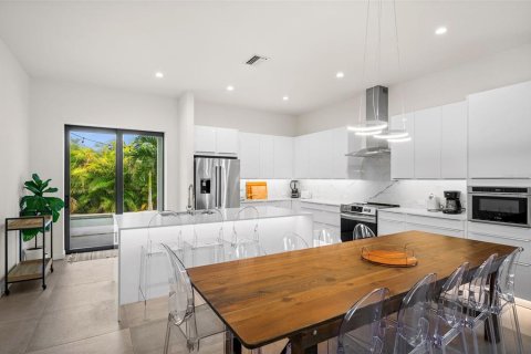 Villa ou maison à vendre à Sarasota, Floride: 3 chambres, 170.1 m2 № 1558991 - photo 7