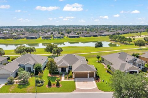 House in Ocala, Florida 3 bedrooms, 181.9 sq.m. № 1766974 - photo 2
