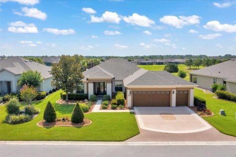 House in Ocala, Florida 3 bedrooms, 181.9 sq.m. № 1766974 - photo 1