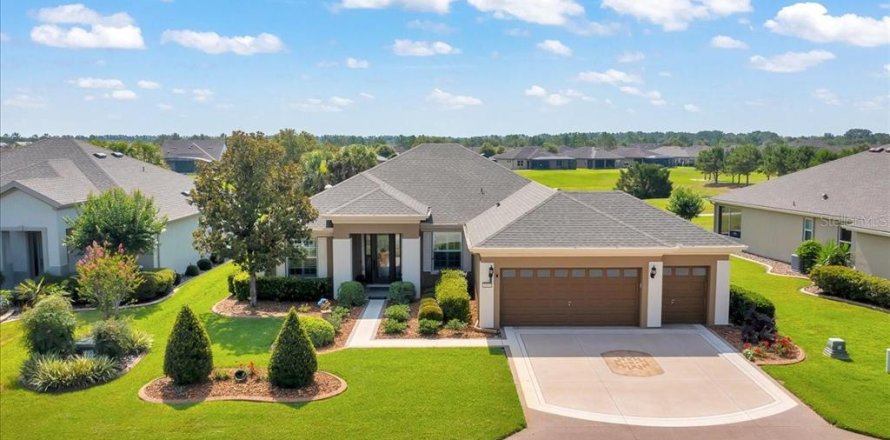 House in Ocala, Florida 3 bedrooms, 181.9 sq.m. № 1766974