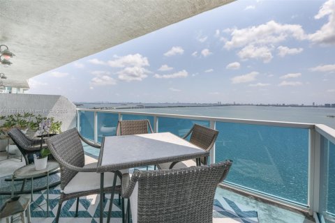 Condo in Miami, Florida, 2 bedrooms  № 1809137 - photo 25