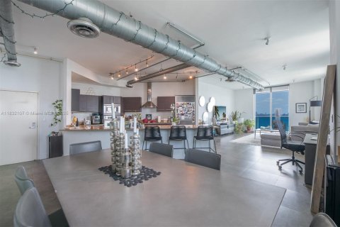 Condo in Miami, Florida, 2 bedrooms  № 1809137 - photo 6