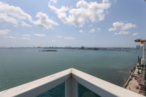 Condo in Miami, Florida, 2 bedrooms  № 1809137 - photo 26