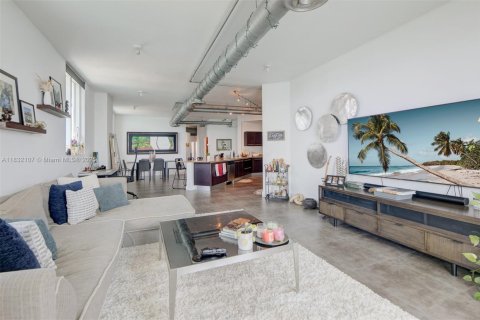 Condo in Miami, Florida, 2 bedrooms  № 1809137 - photo 8