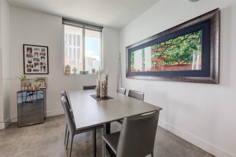 Condo in Miami, Florida, 2 bedrooms  № 1809137 - photo 15