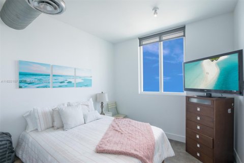 Condo in Miami, Florida, 2 bedrooms  № 1809137 - photo 20