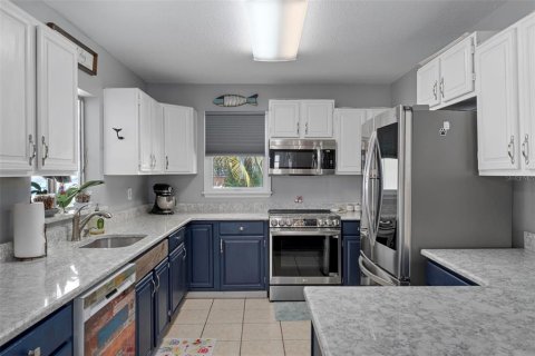 Villa ou maison à vendre à Spring Hill, Floride: 2 chambres, 132.29 m2 № 1906665 - photo 4