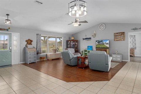Villa ou maison à vendre à Spring Hill, Floride: 2 chambres, 132.29 m2 № 1906665 - photo 9