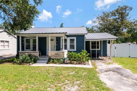 House in Tampa, Florida 2 bedrooms, 74.32 sq.m. № 2283905