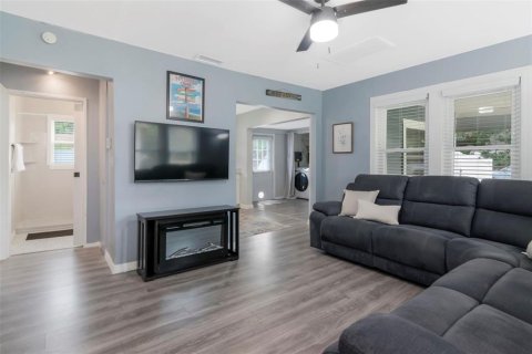 Casa en venta en Tampa, Florida, 2 dormitorios, 74.32 m2 № 2283905 - foto 5