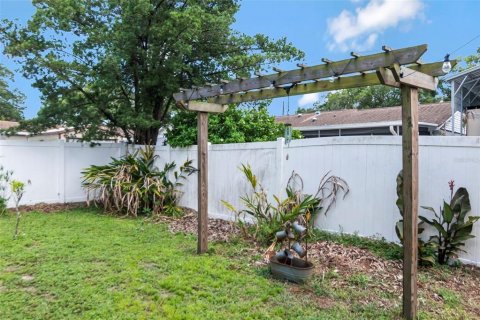 Casa en venta en Tampa, Florida, 2 dormitorios, 74.32 m2 № 2283905 - foto 29